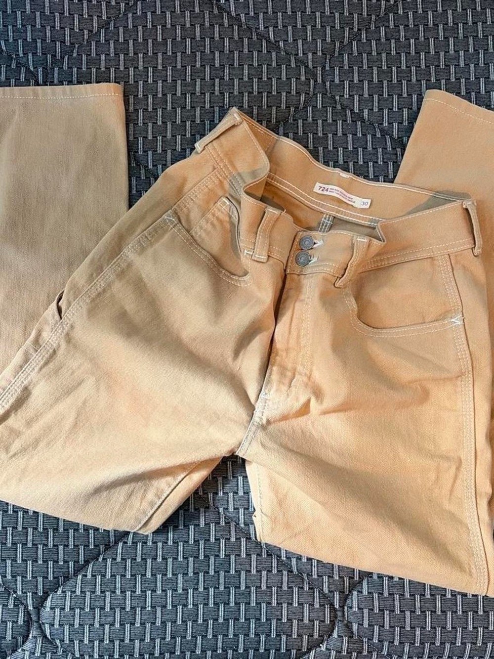 Levi's Women's Ankle Crop high rise Jeans in Light Tan